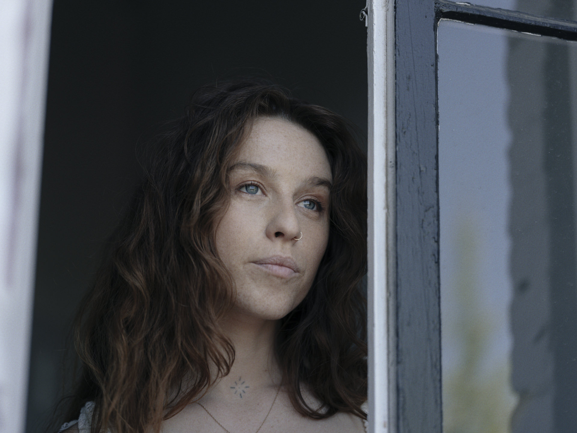 Kisa close portrait at the window